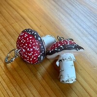 Rosh Hashanah Keychain Gift - Peace In Our Hearts Jewish New Year 2025 Engraved Circular Design