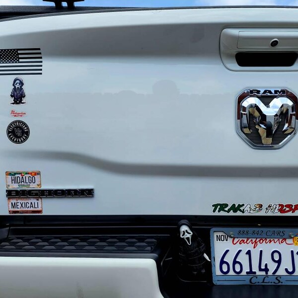 RDW Guatemalan Shaped Guatemala Flag Sticker Decal - Self Adhesive Vinyl - Weatherproof - Made In USA - Country Pride - 14"" X 13.54 - Foto 12