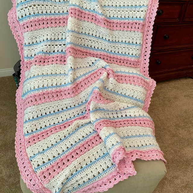 30+ Easy Crochet Baby Blanket Patterns • Mermaids & Monkeys