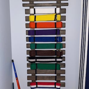 Espositore Per Cinture Da Karate - Rack Da Parete Per 12 Cinture Arti Marziali