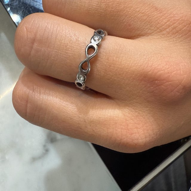 ATEEZ 8 Makes 1 Team - Gold or Silver Ring With Gemstones