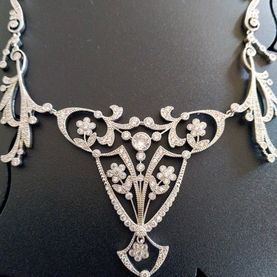 Boucles D'oreilles Dormeuses Argentées Avec CZ Et Perle - Style Rétro Années 1920 - Modèle ET9 Neuf