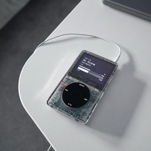 Apple iPod Classic - 第 5 世代、クリア+ブラック (3000 mAh