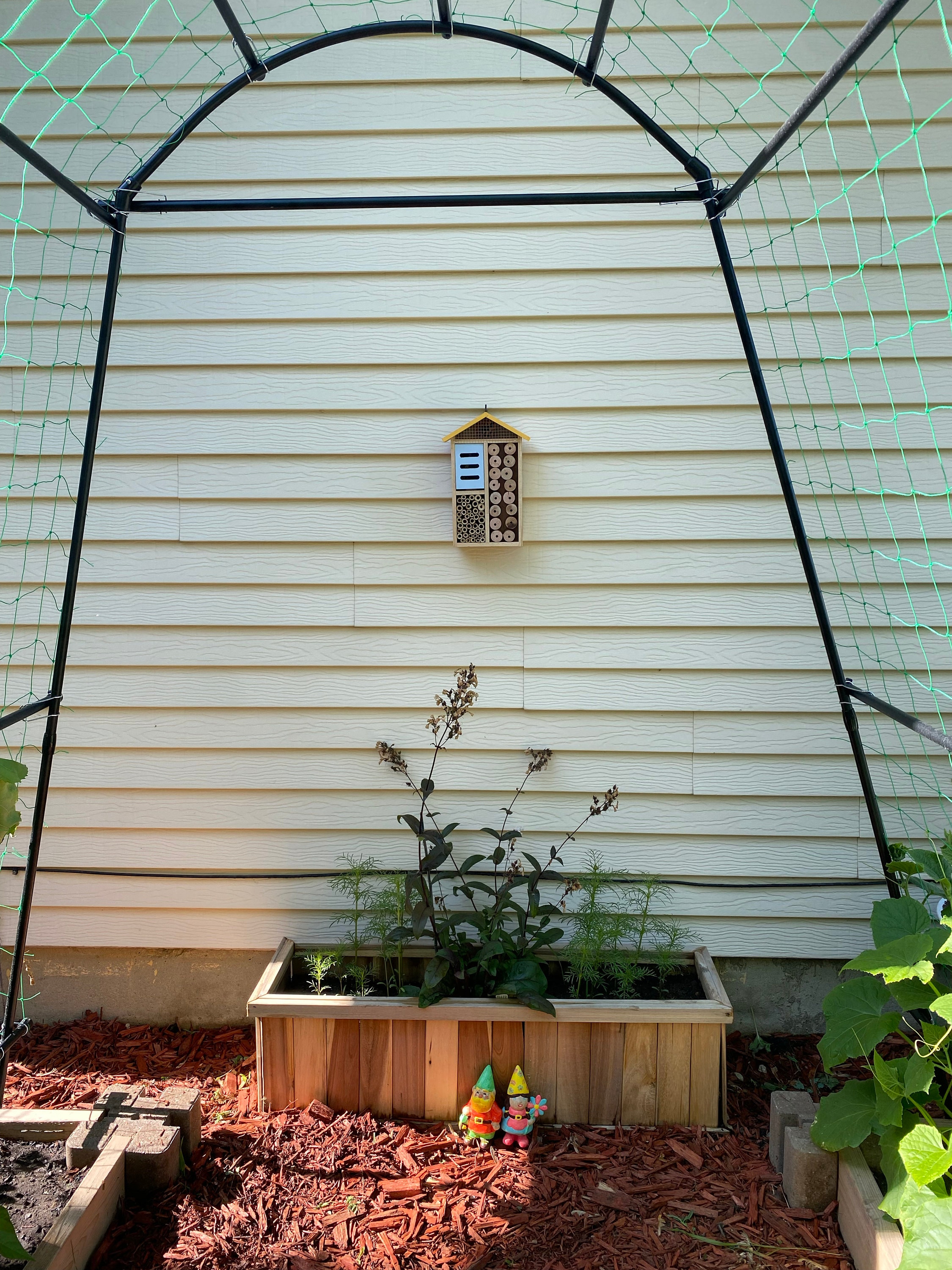 Sunny Pollinator Hotel Mehrzimmerhaus - Blattschneider &amp; Mauerbienen Insektenhabitat Einheimische Gärten Bio-Garten Gärtner Natur Geschenk