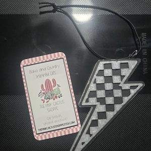 Alessaundria added a photo of their purchase