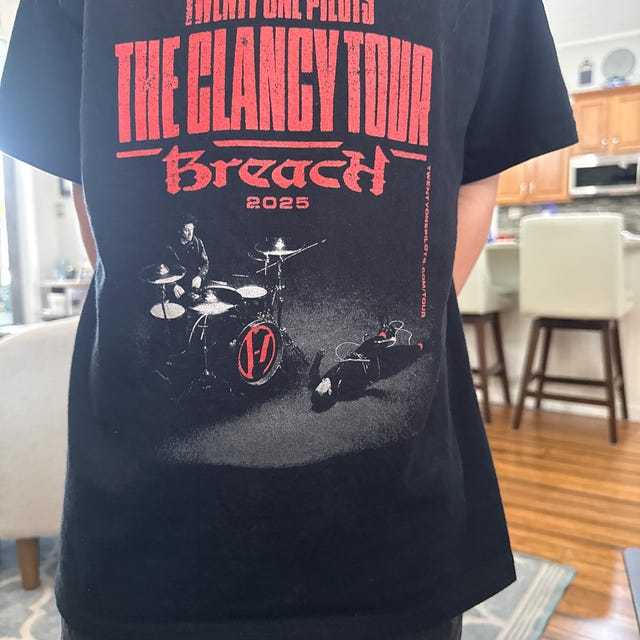 Twenty One Pilots T-shirt, Breach Tour 2025 Kids Crewneck T-shirt