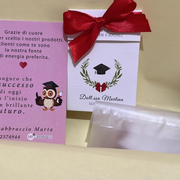 Targa di laurea personalizzata per infermieri: regalo in acrilico con supporto - Italia