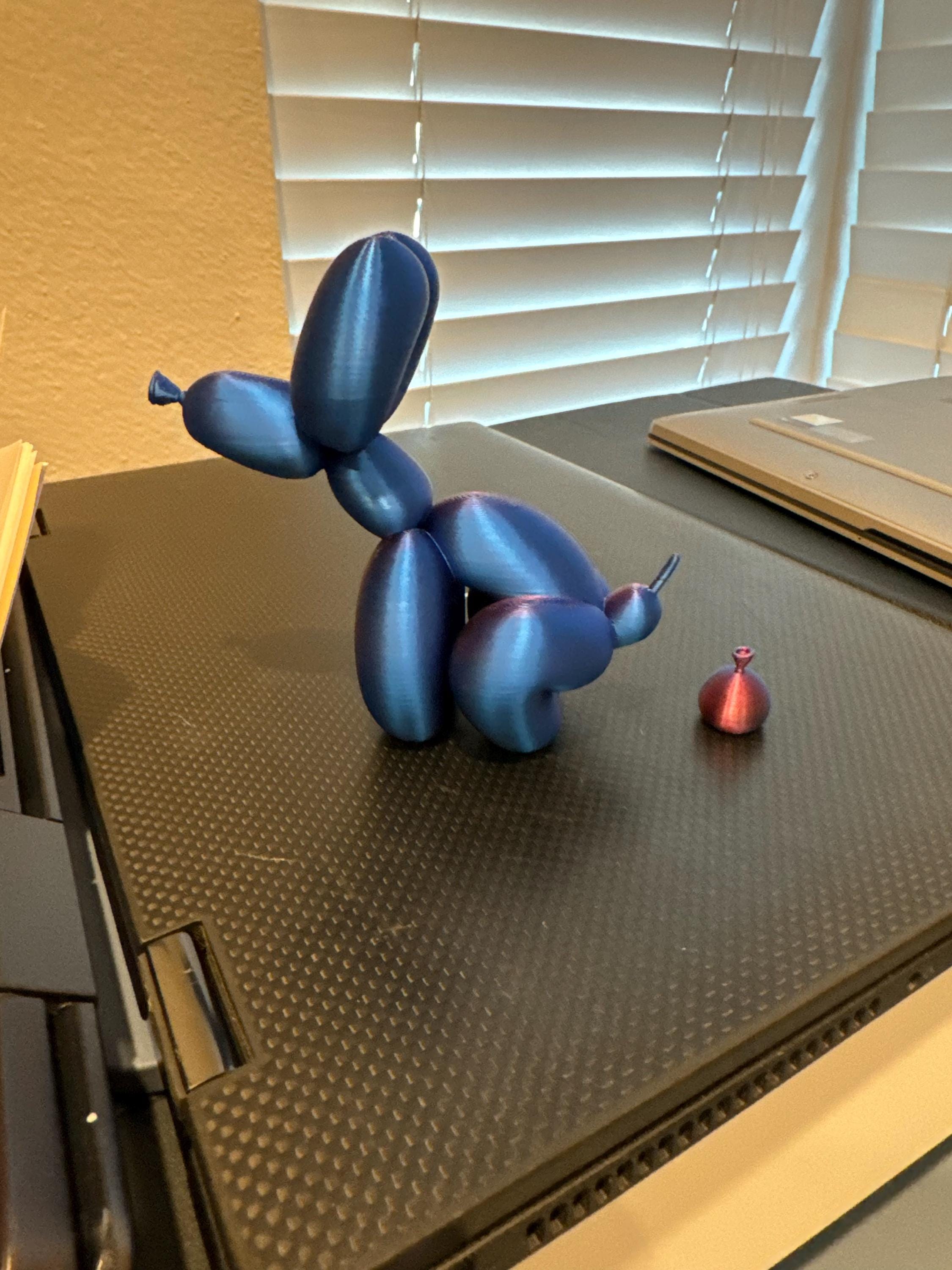Stanley the Pooping Ballon Animal - Multiple Sizes - Great for your desk or a fun Decoration