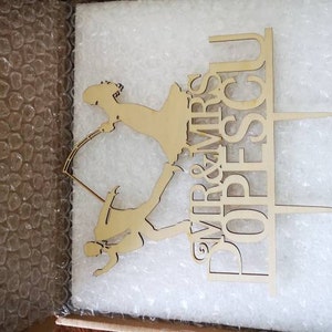 11 Awesome Wedding Cake Toppers