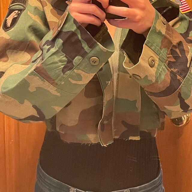 ジャケット HUECLOSET Army Camoflage Crop Jacket 25KERO239 Vintage 90s Army Camouflage Cropped Jacket All Sizes Small