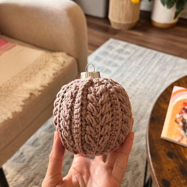 A customer's finished Snowy Wheat Stitch Ornament Crochet Pattern