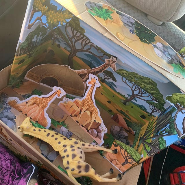 Giraffe Shoebox Diorama Kit – Printable 3D Jungle Habitat Craft