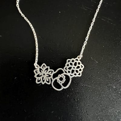 Carrie Name Necklace , Sex and the City Name Necklace , Personalized