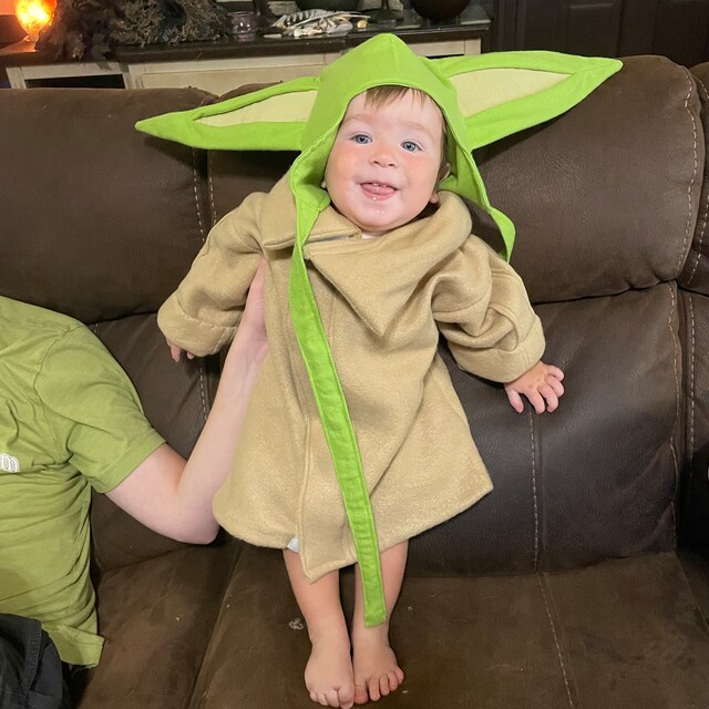 Star Wars Inspired Baby Yoda Chapstick Holder Sewing Tutorial ⋆ Dollar  Crafter