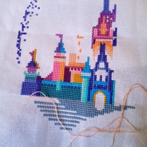 Florida Disney Castle K807 Counted Cross Stitch Kit. Threads, Needles, 2 Fabrics, Threader, Clippers and 4 Printed Color Patterns. Embroidery