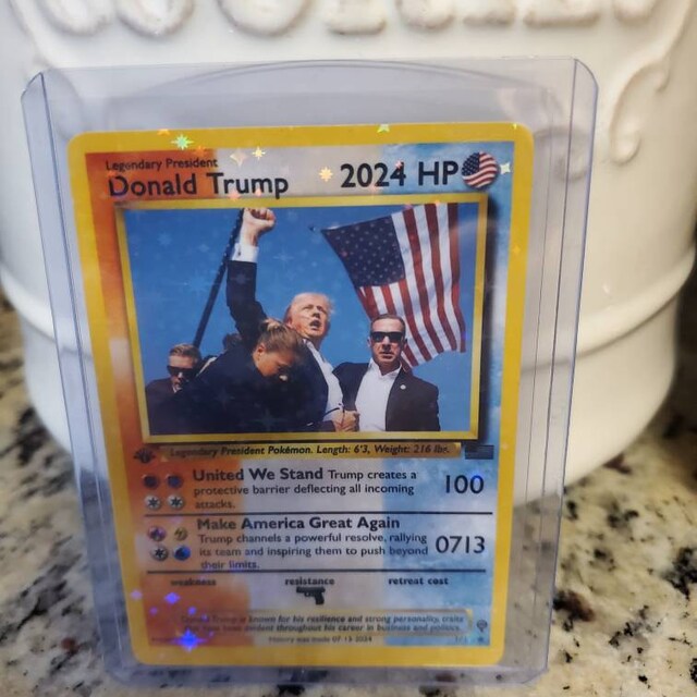 president（お宝品）ドナルド・トランプ大統領のアメリカ国旗パッチカード ドナルド トランプ ポケモン カード、トランプ ポケモン カード