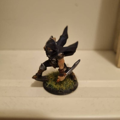Miniature Naine Alpiniste C Sans Casque - Artisan Guild Pour Donjons & Dragons (D&D)