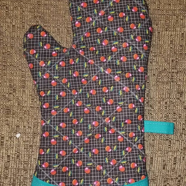 Toasty Oven Mitt, PDF Sewing Pattern, Quilted Oven Mitt Pattern