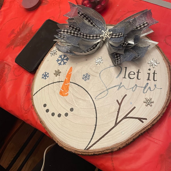 Let It Snow Snowman SVG | Christmas Round Sign Design - Etsy