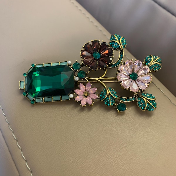 Elegant Emerald Pink Necklace Set-Rent