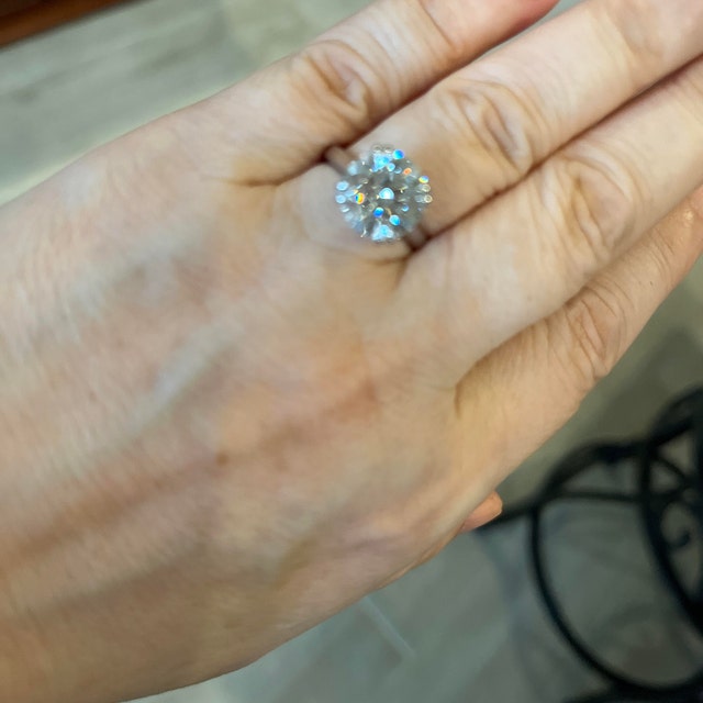 Refs 4 CARAT/ 【F】 4 Carat F Color Diamonds | Ritani
