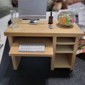 Scrivania per computer in miniatura per casa delle bambole - Scala 6