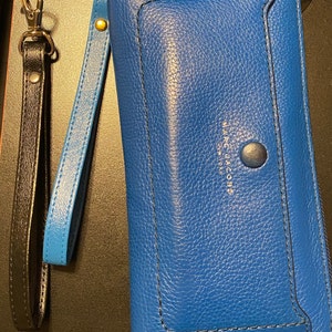 Bigclip Skinnystraps Make Any Clutch or Wallet a Wristlet With an Easy ...