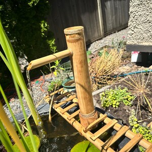 本物の竹から手作りされた、屋外用の大きなトップボウル噴水オドシ