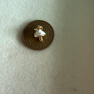 Ciondolo a forma di fungo smaltato riempito in oro 18 carati, collana con bracciale con ciondoli Kawaii per la fornitura di gioielli fai-da-te - Italia