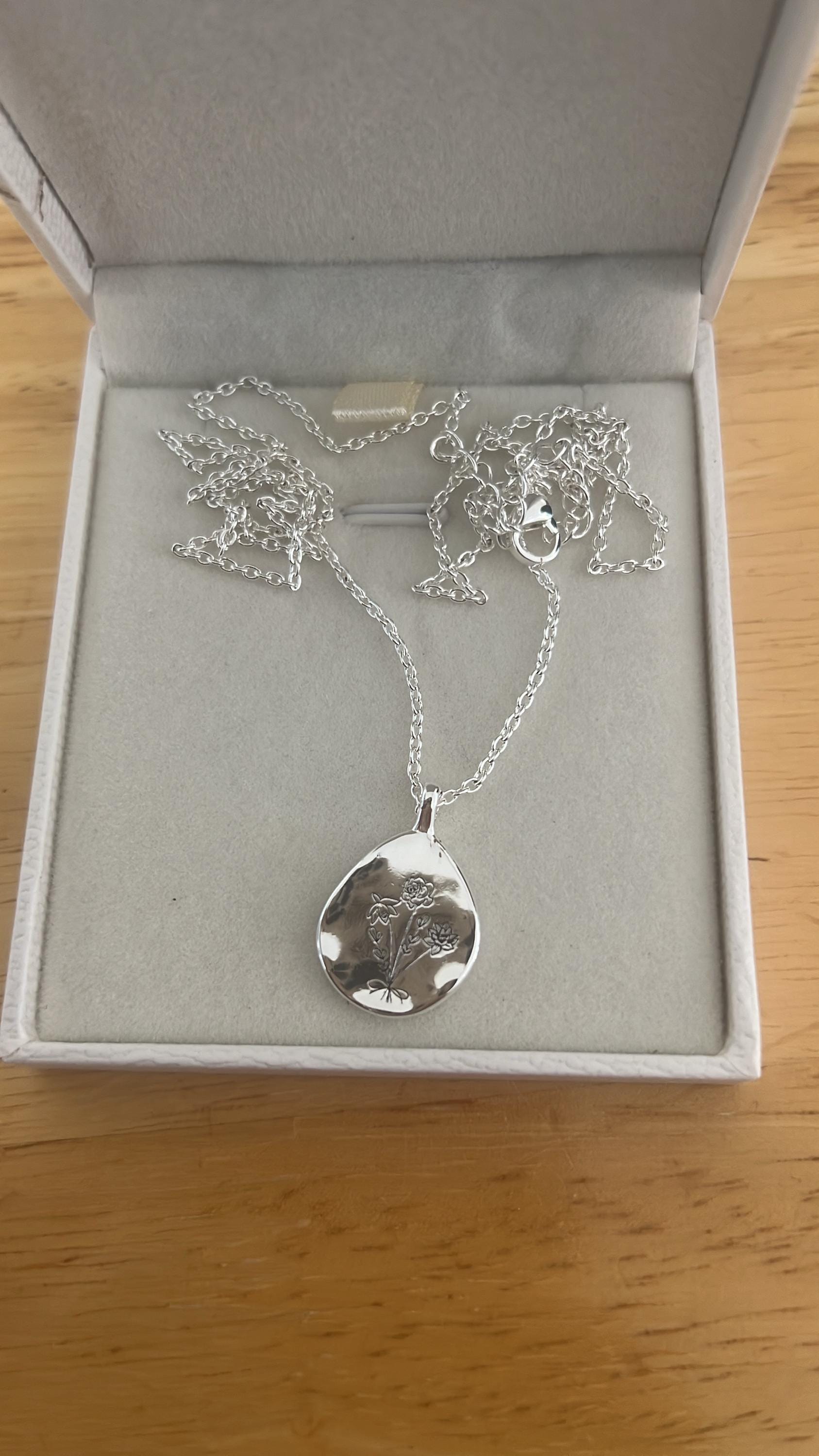 Family Birth Flower Charm Necklace, Bouquet Children Birthflower Pendant Necklace, Christmas Gift for Her, Mothers Day Gift for Grandma