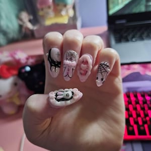 Kyrstin added a photo of their purchase