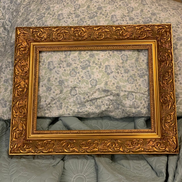 Large Ribbed Foliate Frame 30X30 Antique Gold - AFD Home