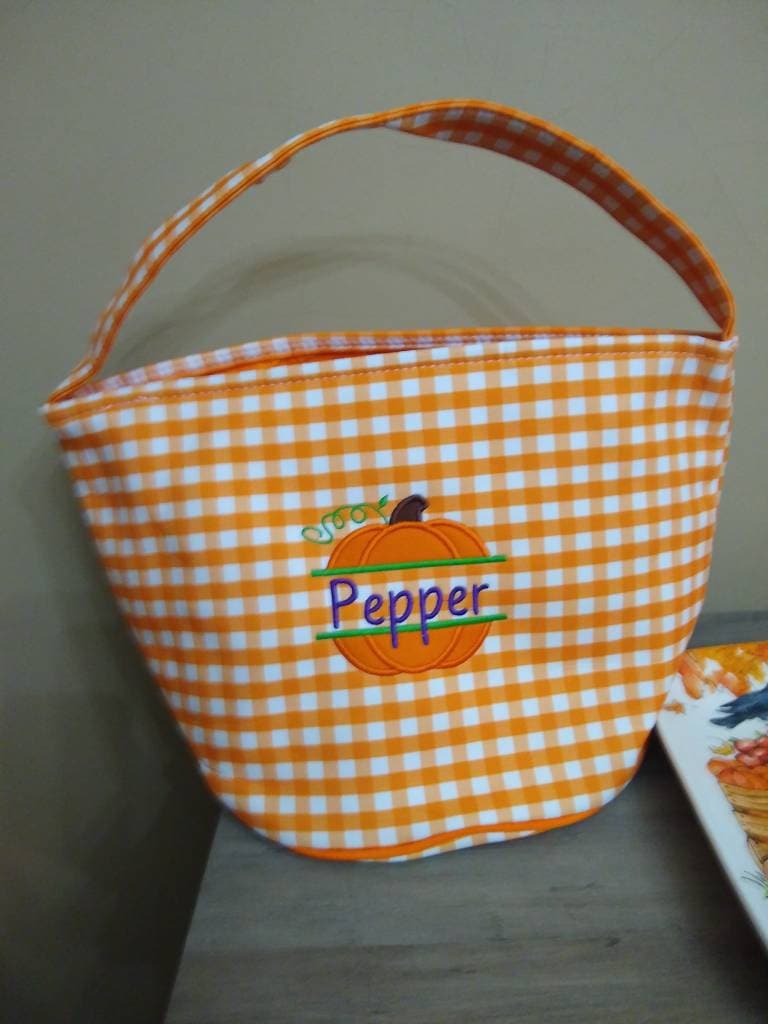 Trick or treat bag, Trick-or-treat bucket,  Halloween Bucket, Personalized, Halloween Basket, monogram, trick-or-treat, Halloween bag