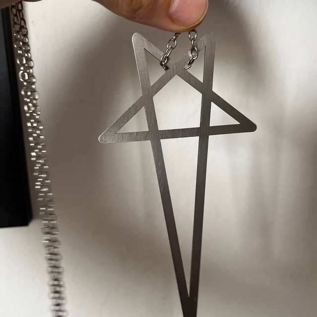 pentagram-keychain-in-palladio