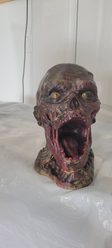 Zombie Head Headphone Stand - Bust Headset Holder - Horror Gamer Gift - Desk Decor