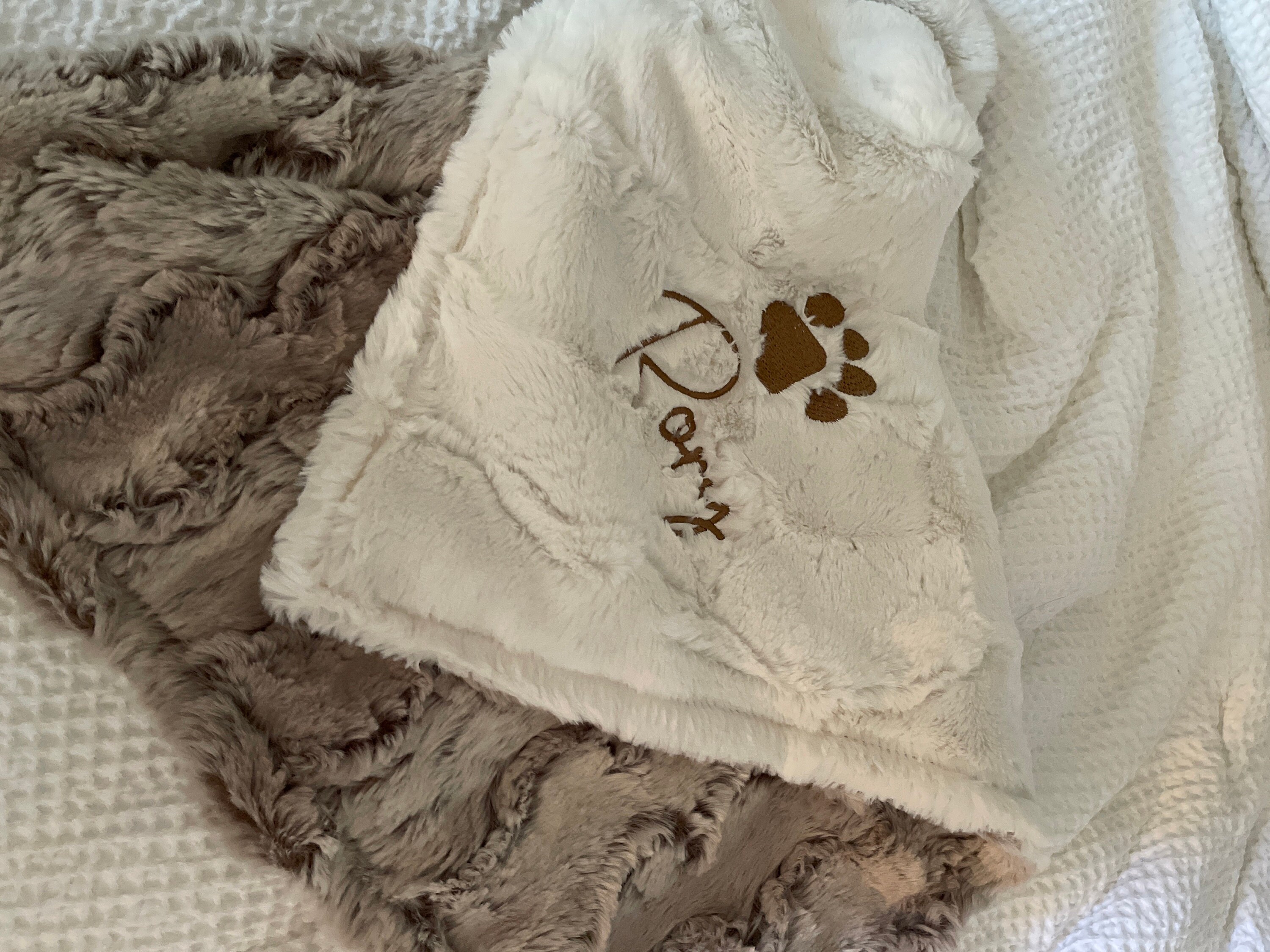 Personalized Wild Rabbit Sandshell dog Blanket, Brown Beige Dog Blanket, Paw Puppy Blanket, Personalized Dog Blanket