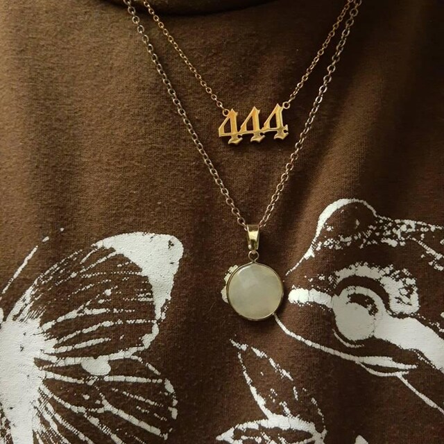 111、222、333、444、555、777、888、999のエンジェルナンバーゴールド