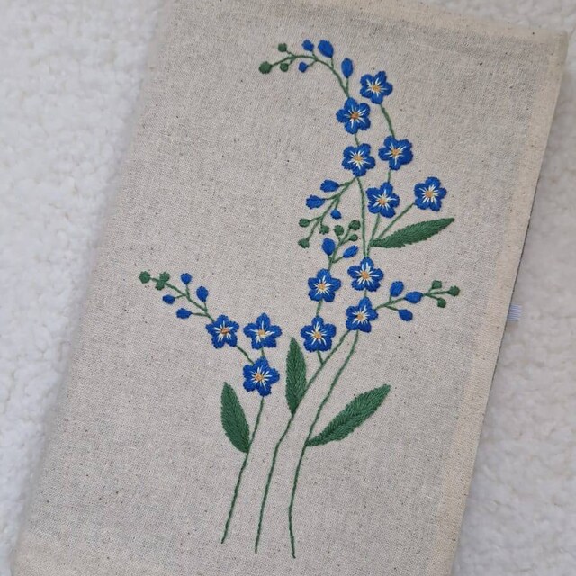 忘れな草の刺繍パターン、楕円形のヴィンテージ植物デザイン、DIYの