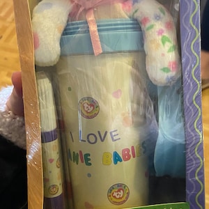 Ashlyn added a photo of their purchase