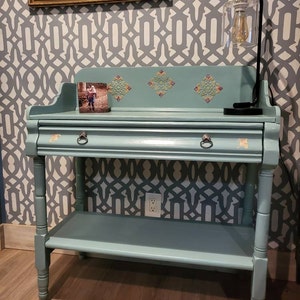LAURIE added a photo of their purchase
