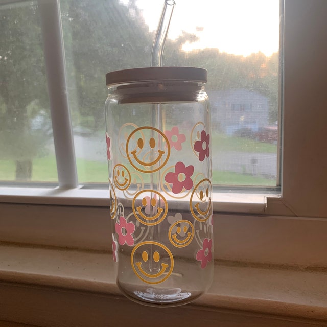 Smiley Daisy Glass Tumbler With Straw and Lid, Cute Cup Beer Can