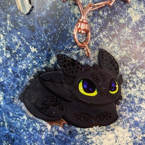 Toothless Loaf - How to Train Your Dragon Keychain - Etsy