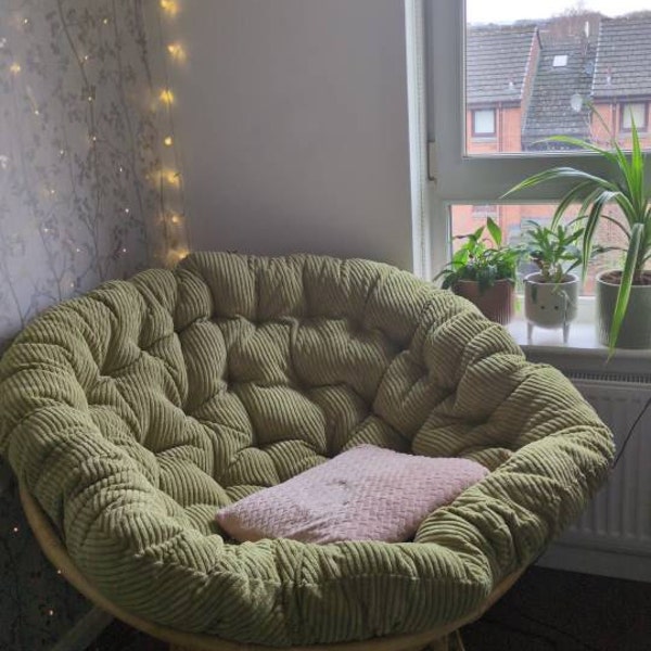 LARGE FLOOR CUSHION BEHIND CLOSED DOORS main image 0