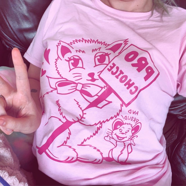 ☆KIRSH☆ Witty Bunny Waffen T-Shirt Pink NewJeans Unofficial Beard Bunny T-Shirt – Glitch Cupids