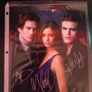 【極希少】Vampire Falken Xmas DVD +直筆サイン入り生写真 Vampire Diaries Ian Somerhalder, Nina Dobrev and Paul Wesley