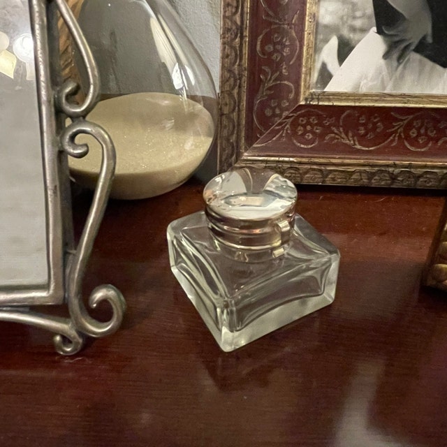 Encrier Ancien En Verre Cristal – Avec Plaque Argent Sterling, JE Caldwell, 5,5″