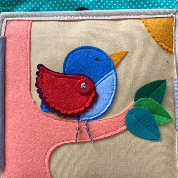 Jolly Designs Mini Quiet Book 'Il Mio Primo Escavatore' – Libro In Stoffa Feltro Montessori, Giocattolo Educativo 18+ Mesi, Veicoli E Regole Stradali - 2