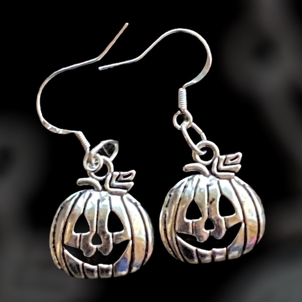 BULK 50 Pumpkin Jack O Lantern Silver Tone Halloween Charms SC6433 - Etsy