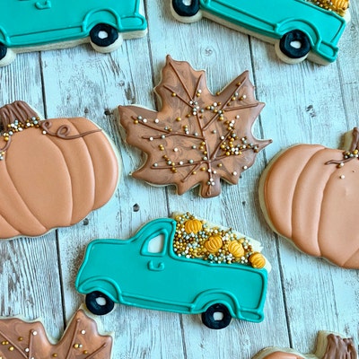 Pickup Truck With Christmas Tree Cookie Cutter and Fondant Cutter and ...