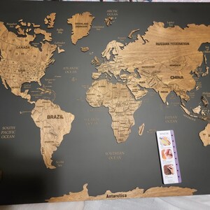 世界地図プッシュピンウォールアート、コルク世界地図ボード、木製世界